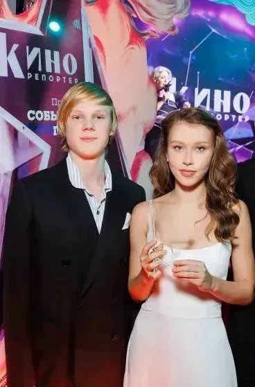 "Не позиционирую себя как ребенок". Анна Пересильд ответила на критику ее "взрослых" образов и прокомментировала расставание с Ярославом Могильниковым