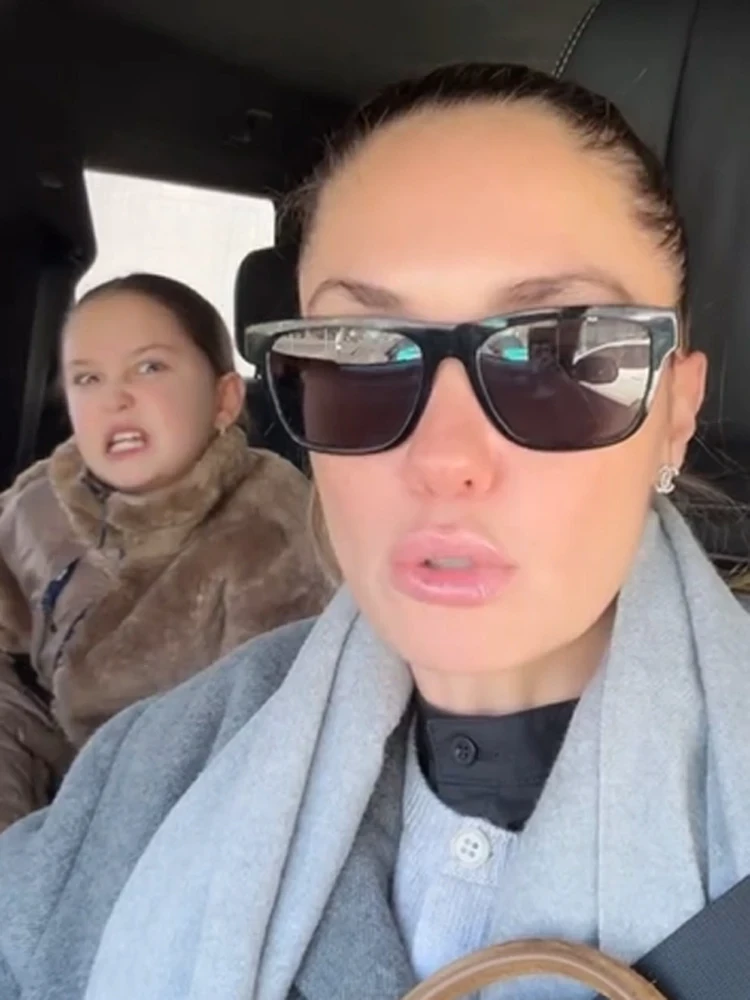 Дочь Муцениеце одним взглядом выразила отношение к бойфренду мамы