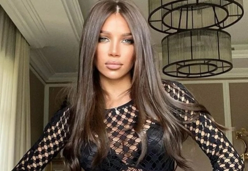 "Вот кому надо продавать курсы по перезапуску себя". В сети обсуждают брак владельца "Эксмо" с экс-участницей "Дома 2"