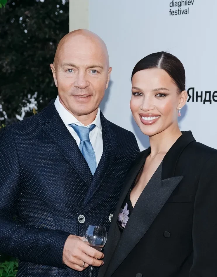 Звезда "Дома 2" Инесса Шевчук впервые вышла в свет с мужем-миллионером — владельцем "Эксмо" Олегом Новиковым