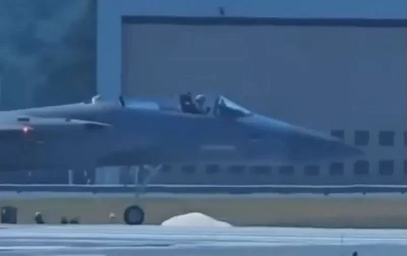 Вылет завершился, не начавшись: второй пилот истребителя F-15 ВВС США катапультировался прямо на аэродроме